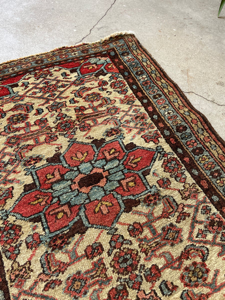 Vintage Persian Hamadan Rug – Size: 2' 4 X 5' 11