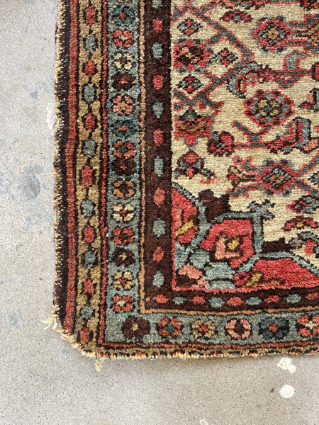 Vintage Persian Hamadan Rug – Size: 2' 4 X 5' 11