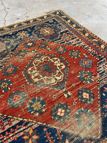 40 x 50 INCH SHIRVAN RUG IN EXCELLENT CONDITION