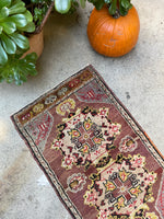 2x3 vintage rug